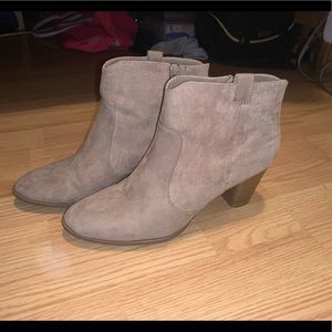 Tan dressy high heels!!